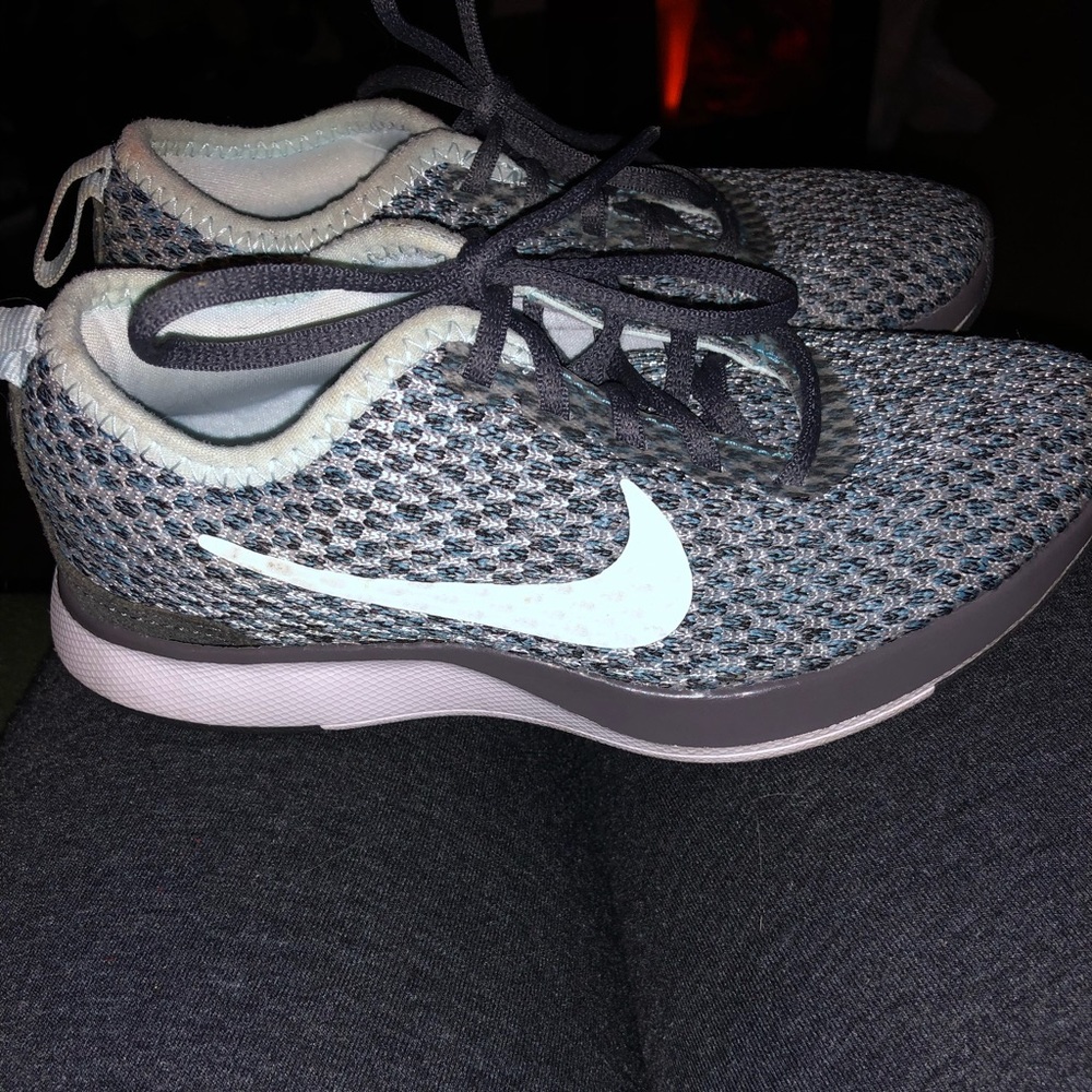 Nike girls 11c shoes barely worn